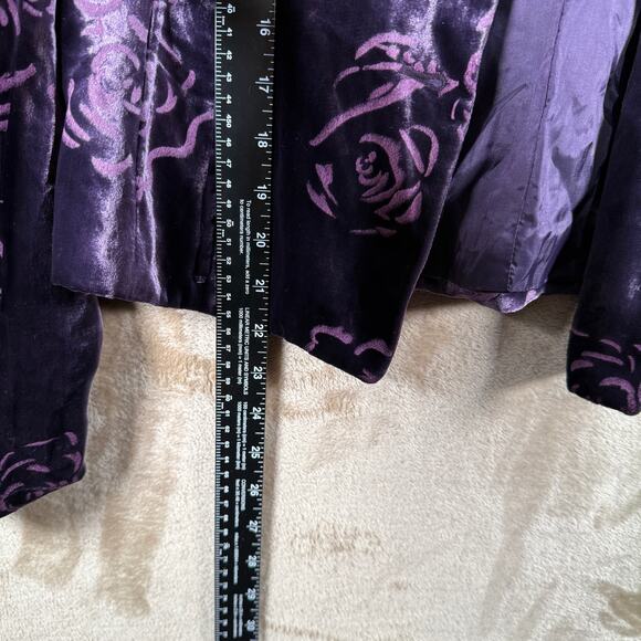 Jones New York Purple Velvet Burnout Blazer | Rose Floral Pattern | Size 4 - Picture 15 of 15